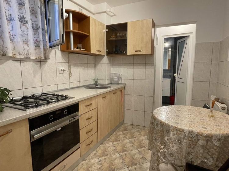 Apartament cu 2 camere semidecomandat în Crișan