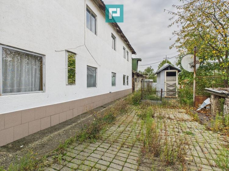 Casă individuală cu 14 camere cu Canalizare în Semlac