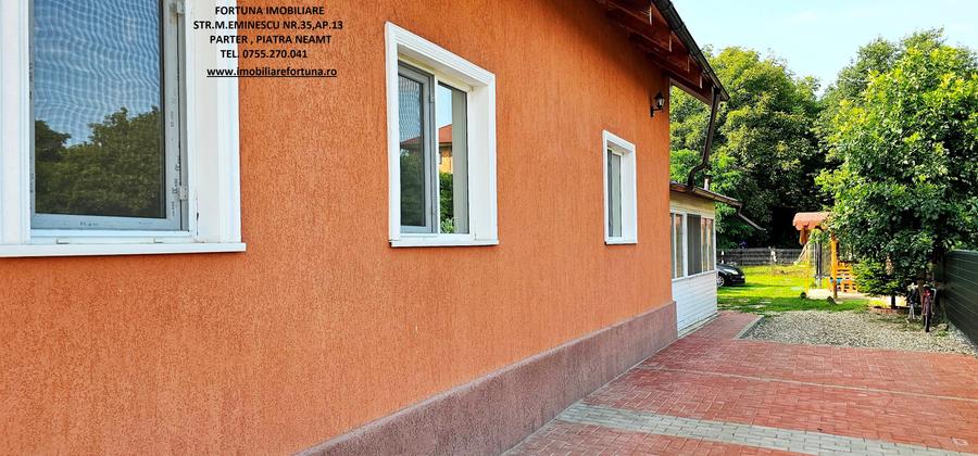 Casă cu 6 camere cu Teren 900 Mp în Exterior Sud