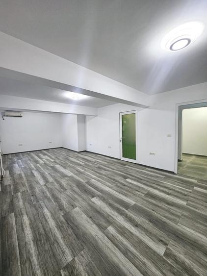 Apartament cu 3 camere decomandat în Republicii