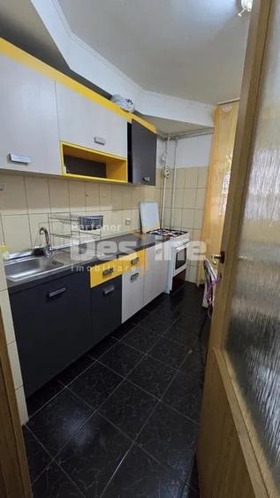 Apartament cu 3 camere decomandat, mobilat în Rahova