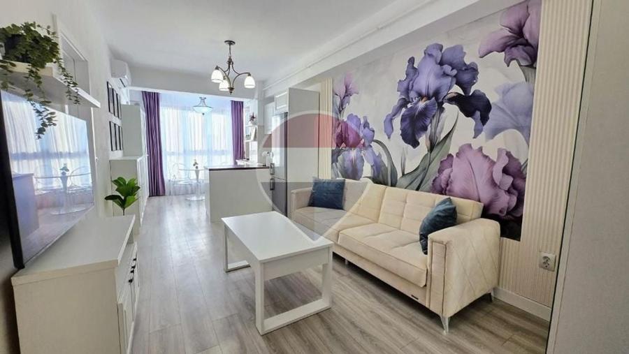 Apartament cu 3 camere semidecomandat, mobilat în Podu Roș