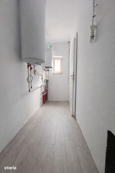 Casă cu 5 camere cu Teren 1000 Mp în Sânandrei