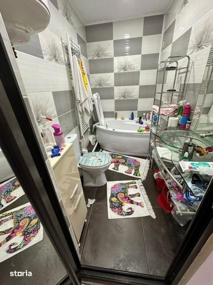 Casă cu 5 camere cu Teren 251 Mp în Central