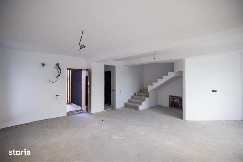 Casă cu 4 camere cu Teren 222 Mp în Palazu Mare