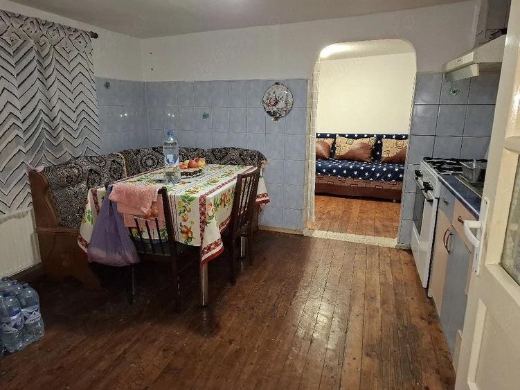 Casă cu 6 camere cu Teren 400 Mp în 8 Martie
