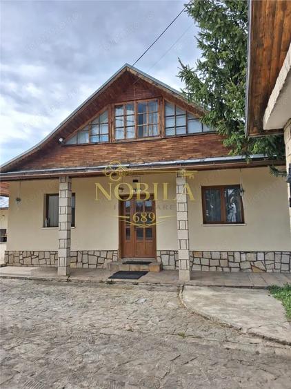 Spațiu comercial, de 900 mp, în Borzești