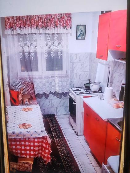 Apartament cu 2 camere decomandat în Micro 5