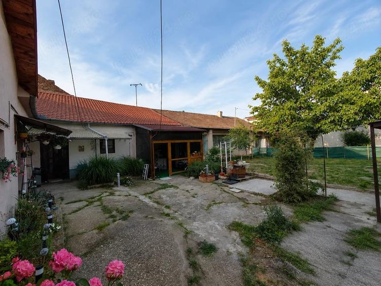 Casă cu 2 camere cu Teren 212 Mp în Boul Roșu