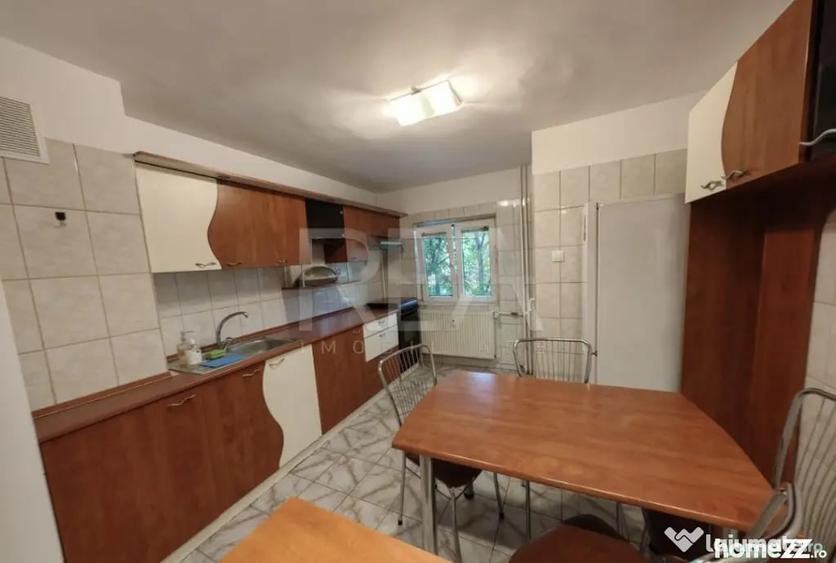 Apartament cu 3 camere decomandat în Uverturii