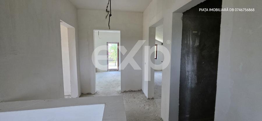 Casă individuală cu 7 camere cu Teren 2000 Mp în Colacu