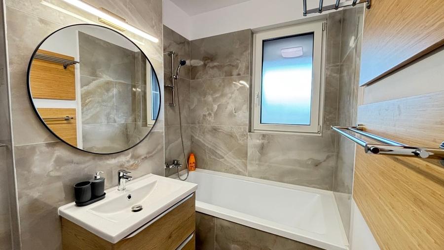 Apartament cu 2 camere decomandat, mobilat în Aradului
