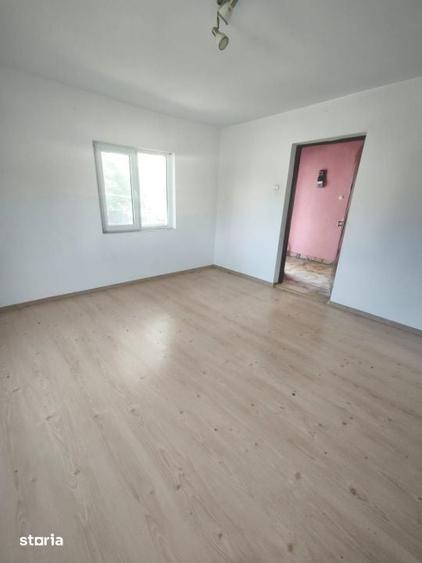 Casă cu 3 camere cu Teren 900 Mp în Dărmănești