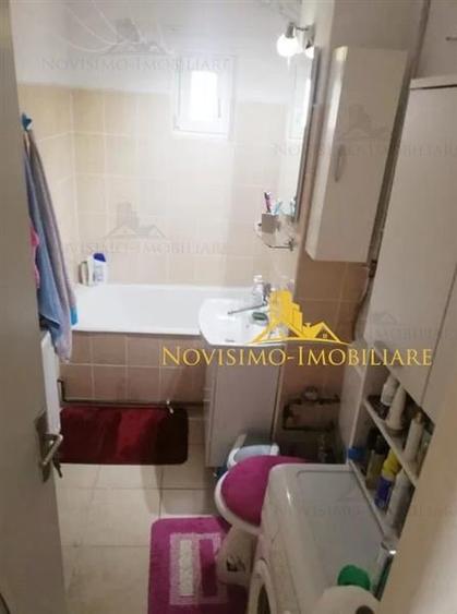 Apartament cu 4 camere decomandat în Mihai Bravu