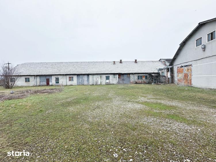Spațiu comercial, de 2,272 mp, în Central
