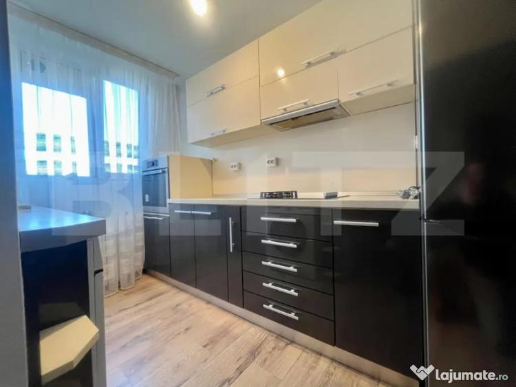 Apartament cu 3 camere semidecomandat în Rogerius