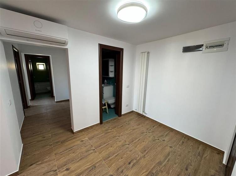 Apartament cu 4 camere decomandat în Brăilei