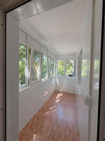 Apartament cu 3 camere decomandat, mobilat în Băneasa
