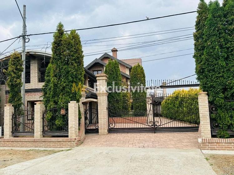 Casă cu 8 camere cu Teren 1229 Mp în Ștefănești