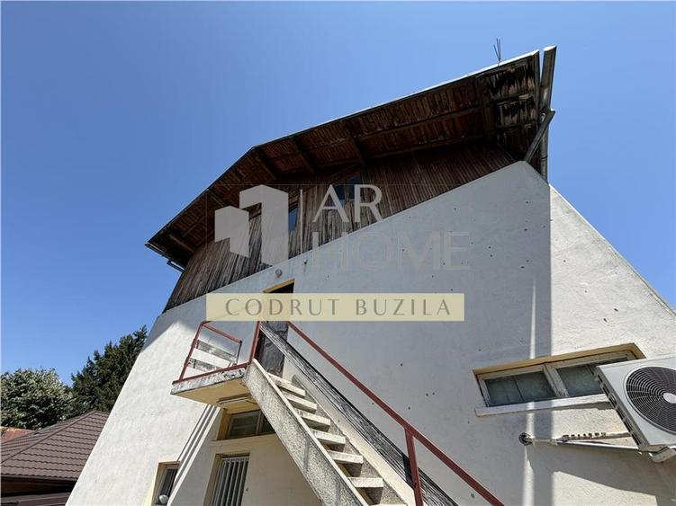 Casă cu 3 camere cu Teren 200 Mp în Central