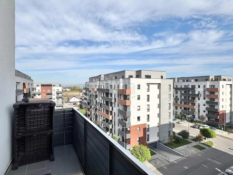 Apartament cu 3 camere decomandat în Avantgarden