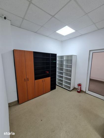 Spațiu comercial, de 180 mp, în Șega