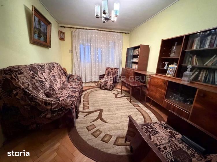 Apartament cu 3 camere decomandat în Tătărași