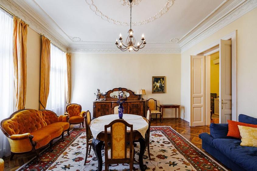 Apartament cu 3 camere semidecomandat, mobilat în Ultracentral