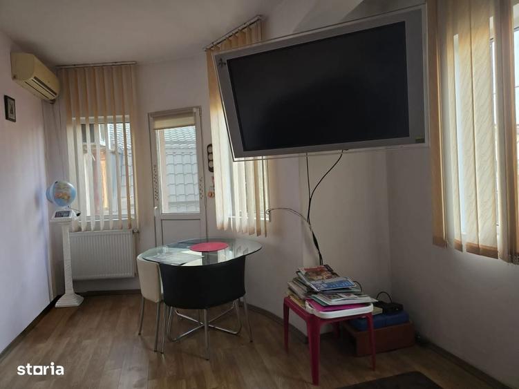 Casă cu 4 camere în Apărătorii Patriei