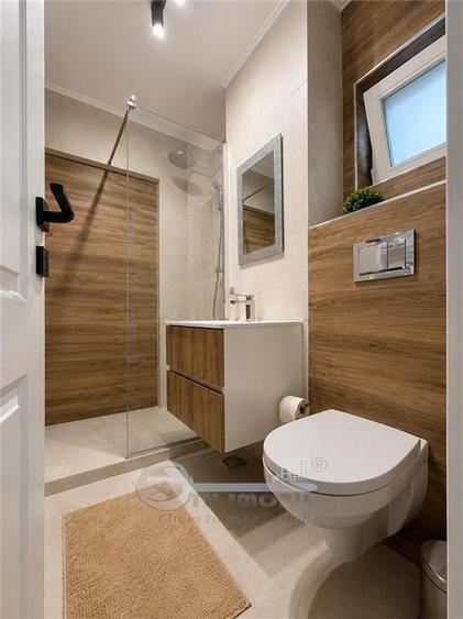 Apartament cu 3 camere decomandat în Piața Unirii