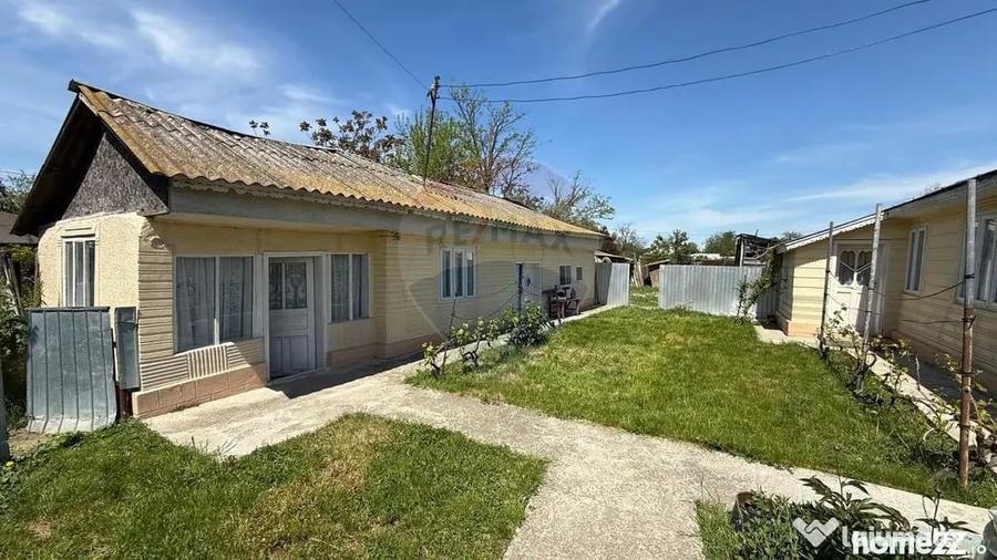 Casă cu 5 camere cu Teren 1700 Mp în Hângulești