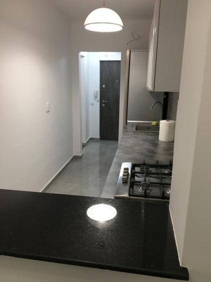 Apartament cu 2 camere semidecomandat în P-ța Victoriei