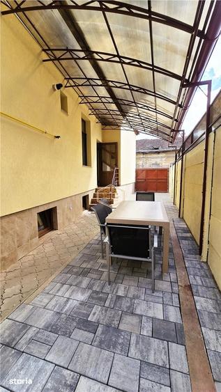 Casă cu 5 camere cu Teren 295 Mp în Central