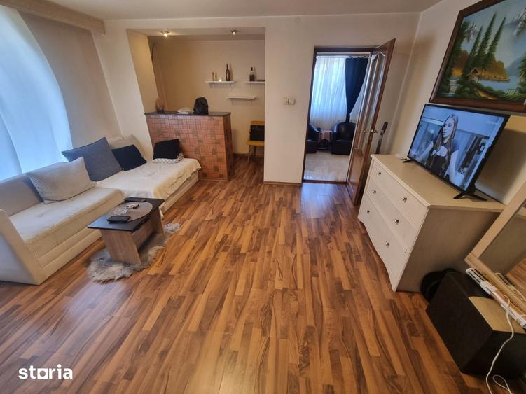 Casă cu 5 camere decomandat cu Teren 700 Mp în Central