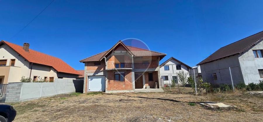 Casă individuală cu 4 camere cu Teren 301 Mp în Zimandu Nou
