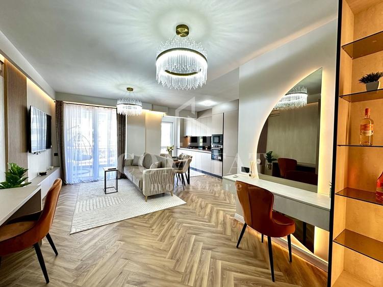 Apartament cu 3 camere semidecomandat, mobilat în Florești