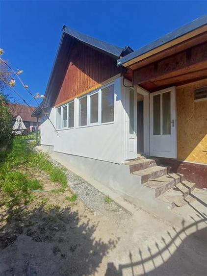 Casă individuală cu 2 camere cu Teren 324.70001220703 Mp în Periferie