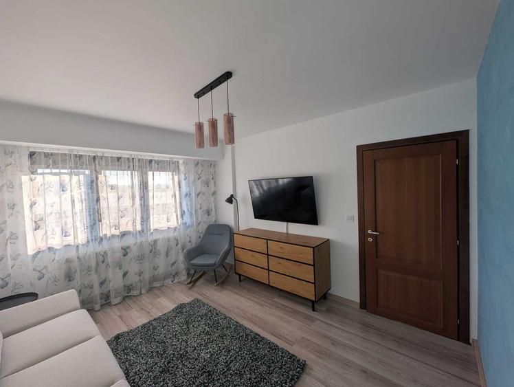Apartament cu 2 camere decomandat, mobilat în Sud