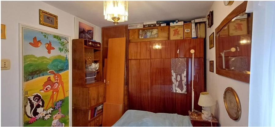 Apartament cu 3 camere semidecomandat în Centrul Civic