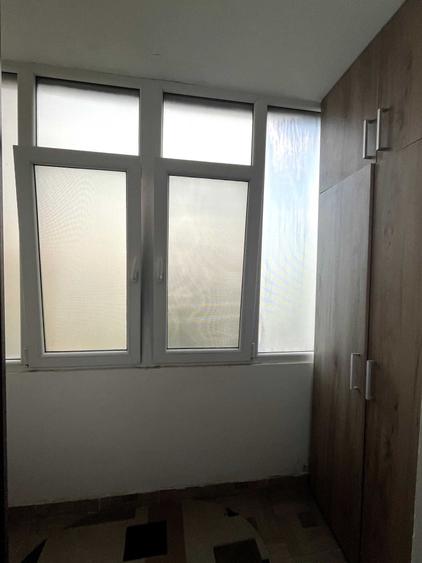 Apartament cu 3 camere decomandat în Micro 12