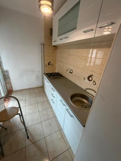 Apartament cu 3 camere decomandat, mobilat în Drumul Taberei