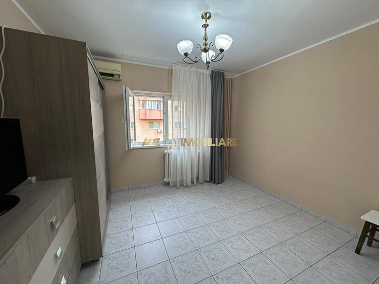 Apartament cu 3 camere decomandat, mobilat în Nerva Traian