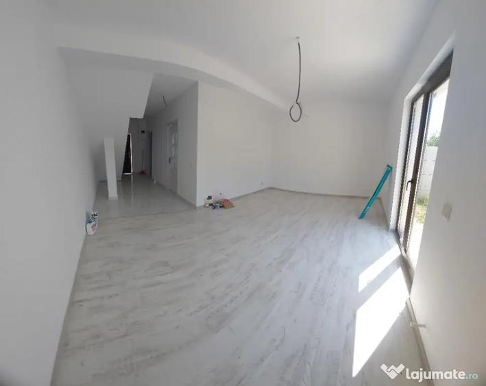 Casă cu 4 camere cu Teren 470 Mp în Vârteju