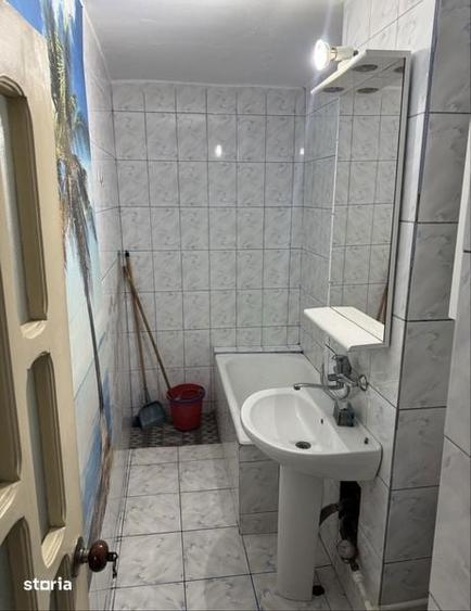 Garsonieră decomandată în Central