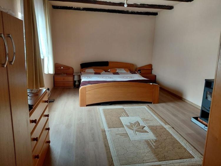 Casă cu 4 camere în Pătârș