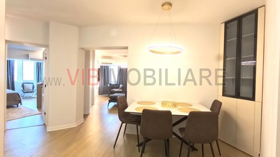 Apartament cu 3 camere semidecomandat în P-ța Alba Iulia