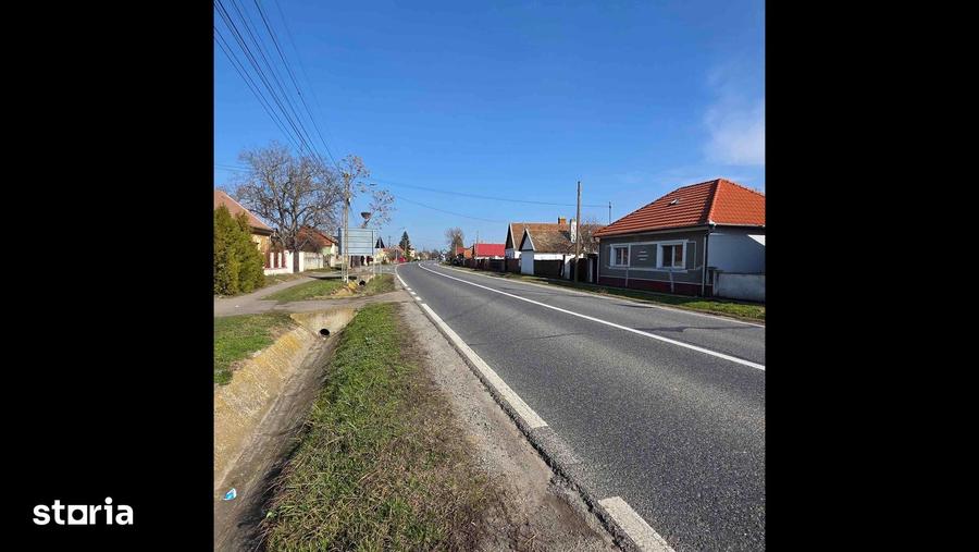 Casă cu 3 camere cu Teren 4041 Mp în Roșiori