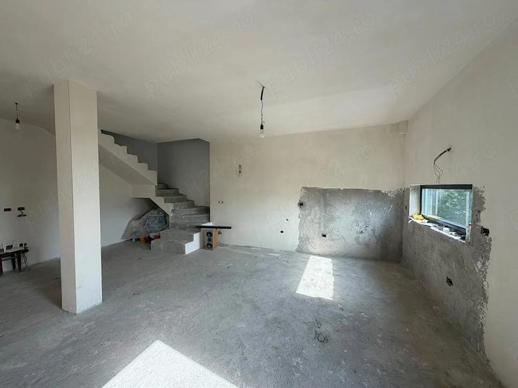 Casă cu Teren 250 Mp în Central