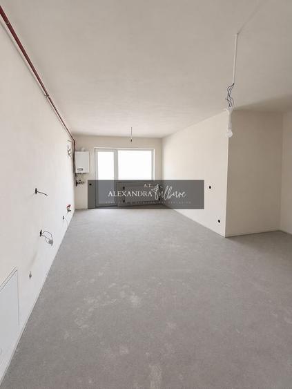 Apartament cu 3 camere semidecomandat în Florești