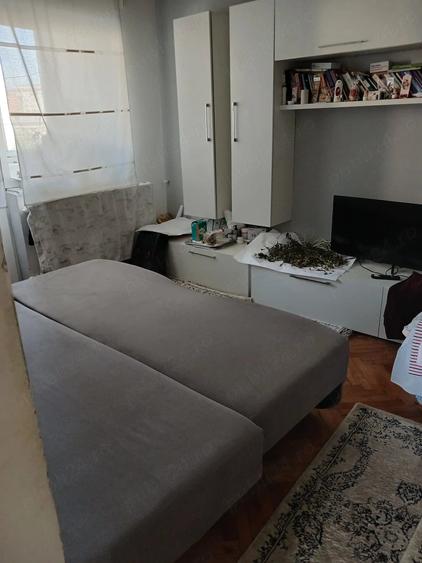 Apartament 4 camere ,Ostroveni ,B-uri,zona tic-tac , etaj4 10 ,centrala termica - 10